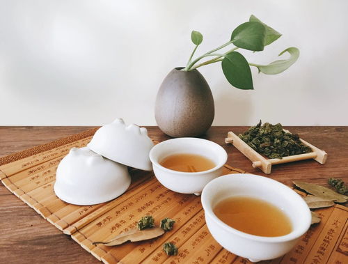 泡茶时,给茶里加点柠檬,3个好处会找上门,很多人并不知道